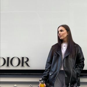 Meet your Posher, Irena